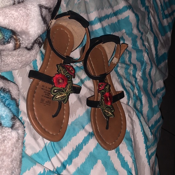 Sandals - Picture 3 of 3